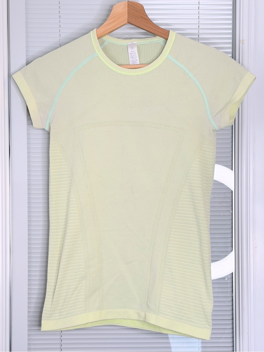 Ivivva by Lululemon Girl's Sz 14 Fly Tech Short Sleeve Shirt in Yellow EUC